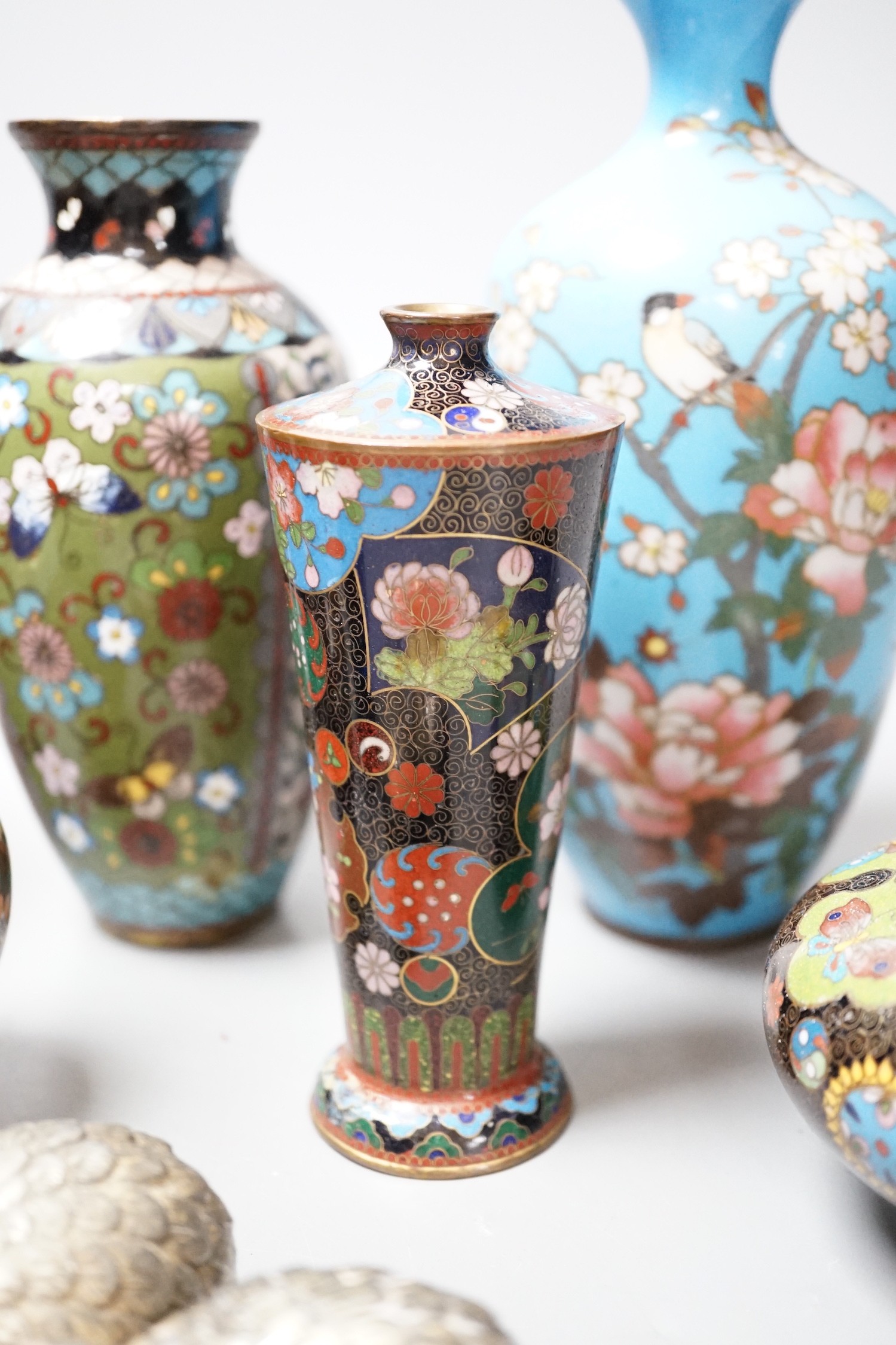 An assortment Japanese cloisonné enamel and metal wares, largest vase 18.5cm high